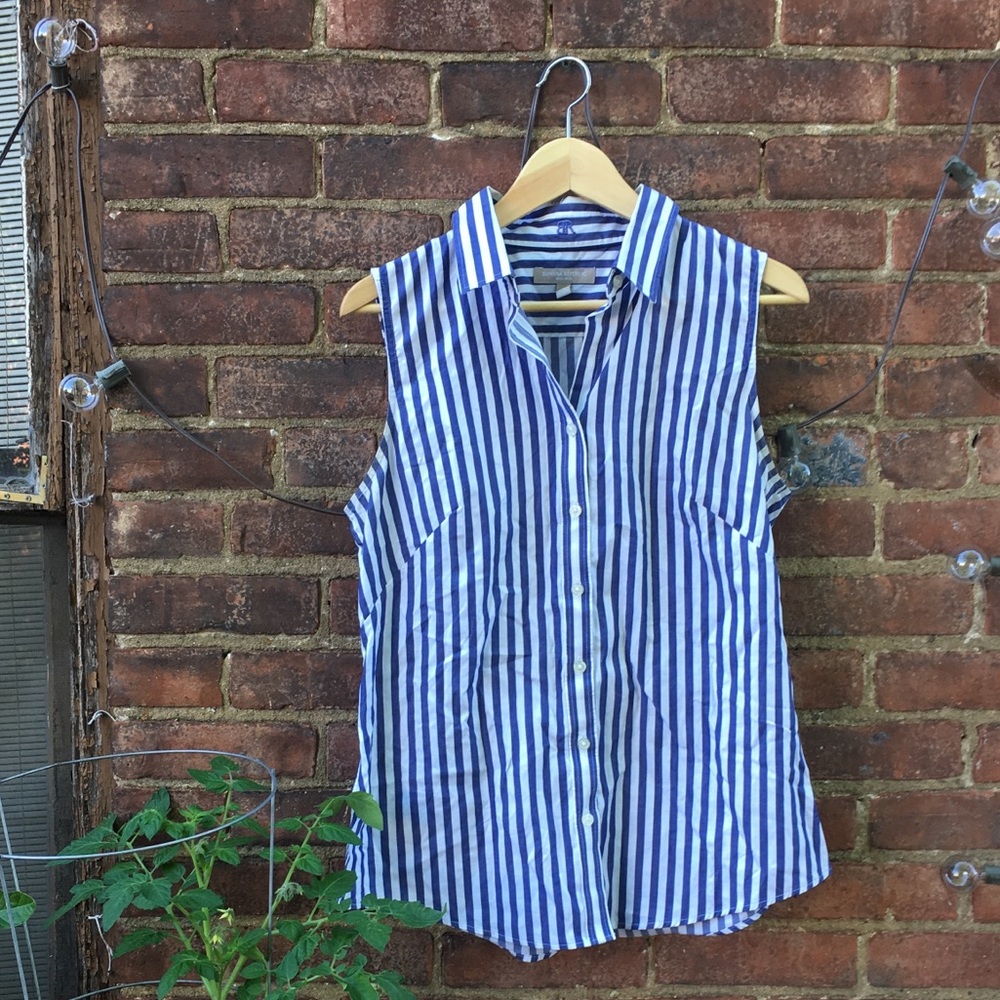 Banana Republic Striped Non-iron Sleeveless top.